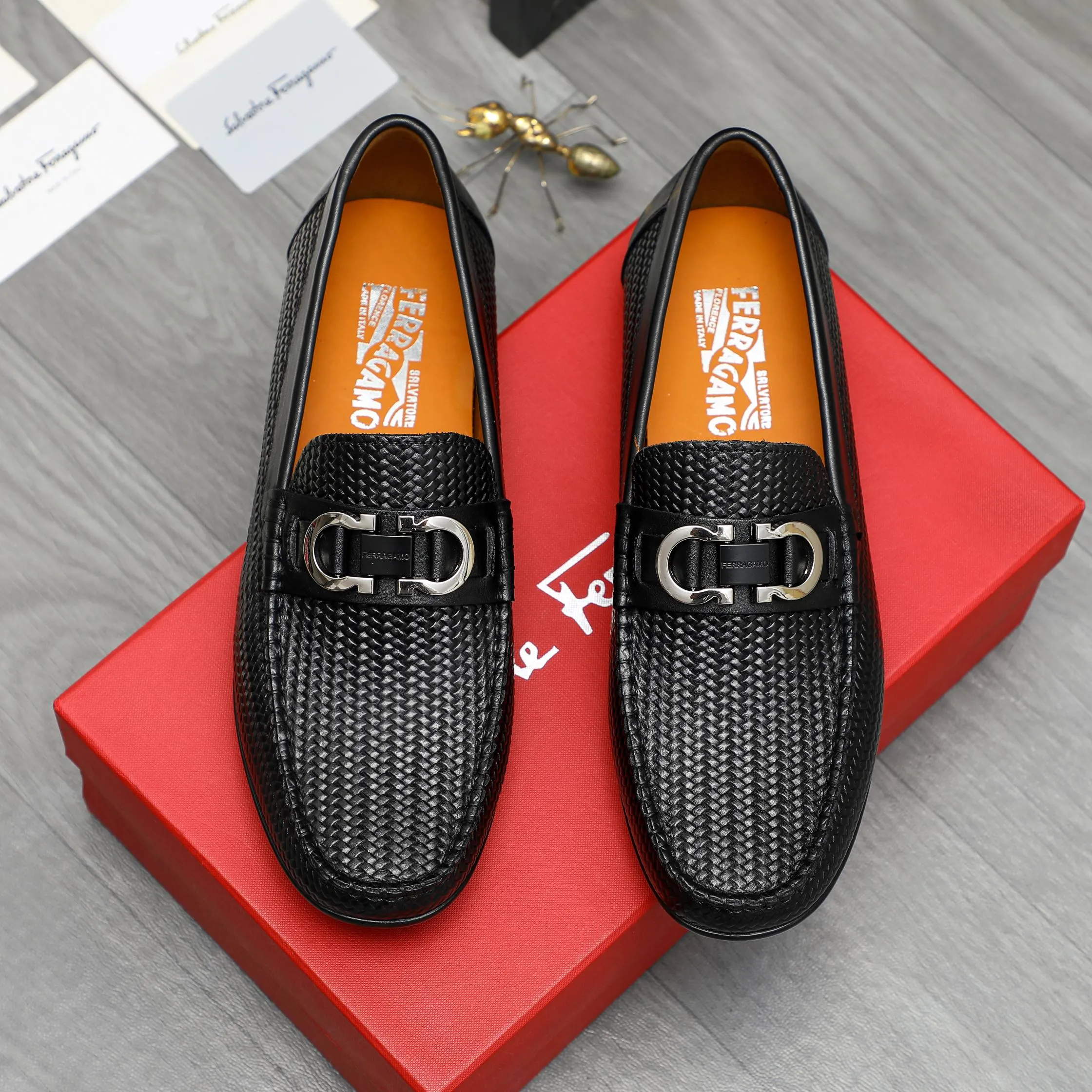 Men's shoes 💰380 Product trademark: Ferragamo "Ferragamo" business slip-on shoes Regular size: 38-45 (45. Customized, non-returnable) Product materials: Selected embossed cowhide upper, sheepskin lining, rubber outsole